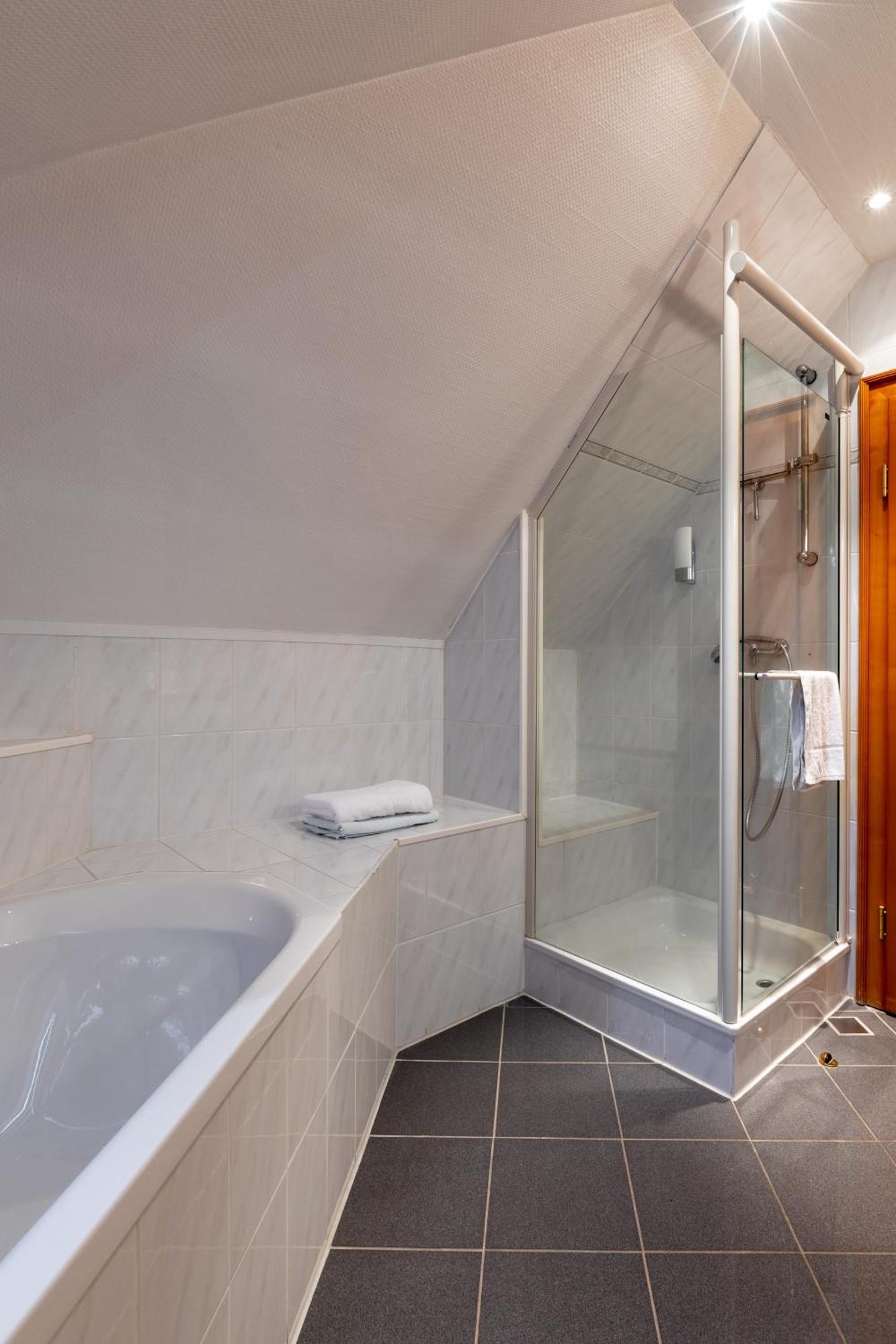 Hotel Wittekindsquelle Bad Oeynhausen Rum bild